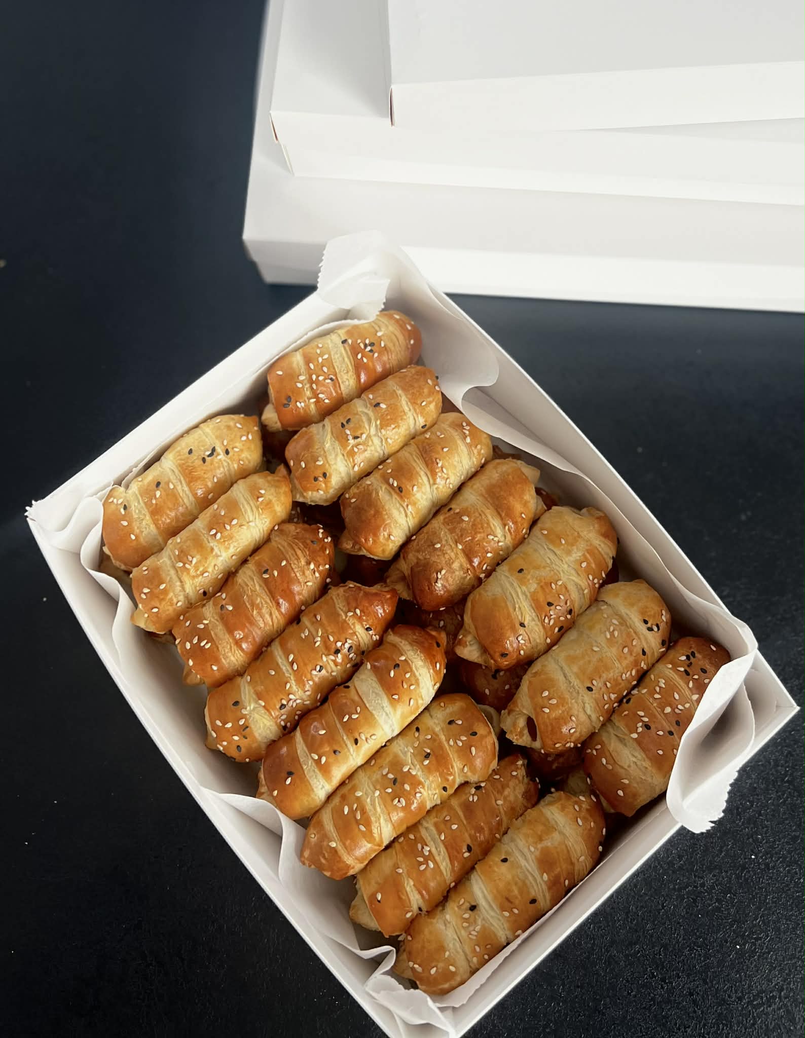 Bandelės su dešrele (24 vnt.)